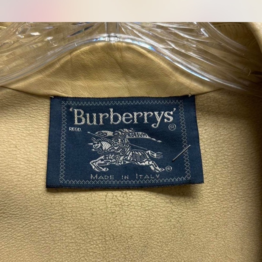 Women's Burberry leather coat - Picture 6 of 9